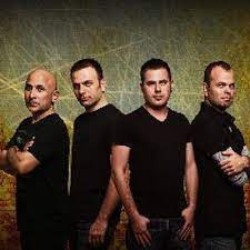 Yırtık Uçurtma Kimdir?