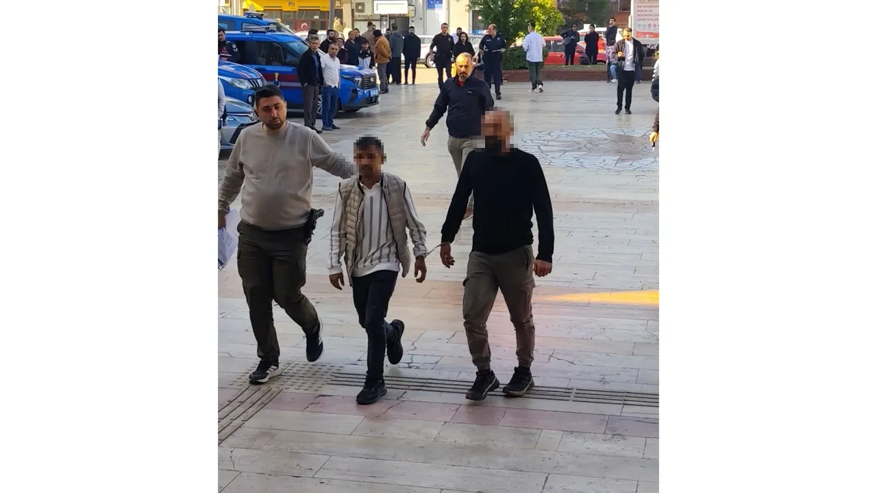 “Dur” ihtarına uymadı aracın camı kırılarak yakalandı