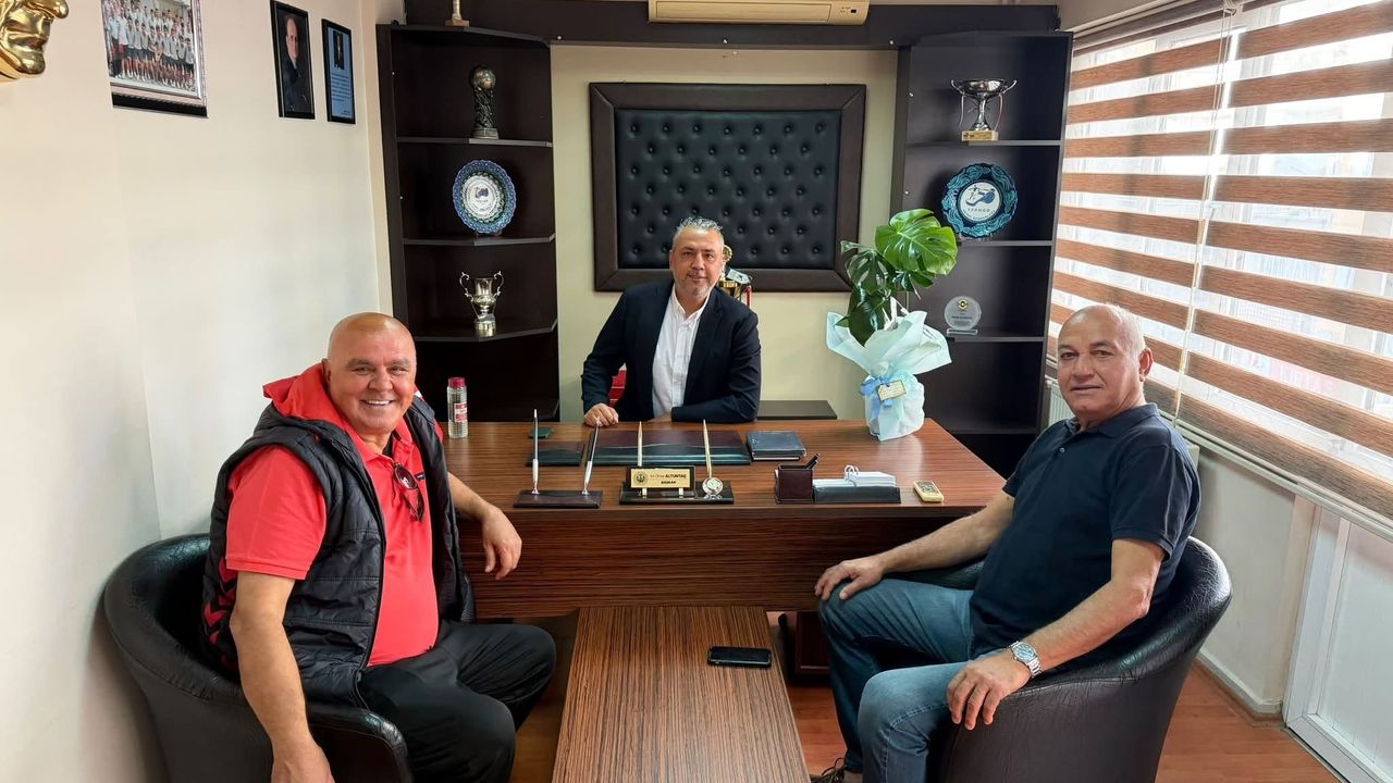 Aydın hakemliğin duayenlerinden Altuntaş’a ziyaret