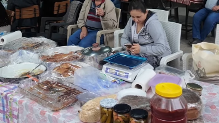 Cincin Köyü’nde yerel ürünler her pazar tezgahlarda