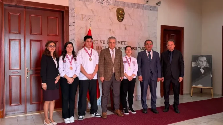 Liseli öğrencilerden Türkiye şampiyonluğu