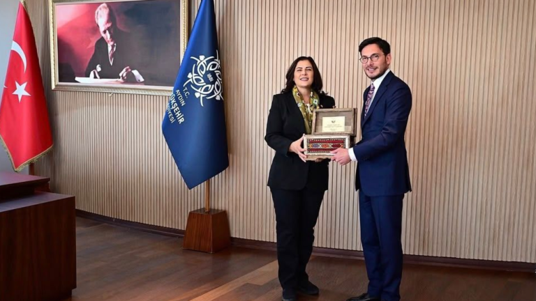 Çerçioğlu’nun adaylık açıklamasına “O kadar heveslenmeyin” çıkışı