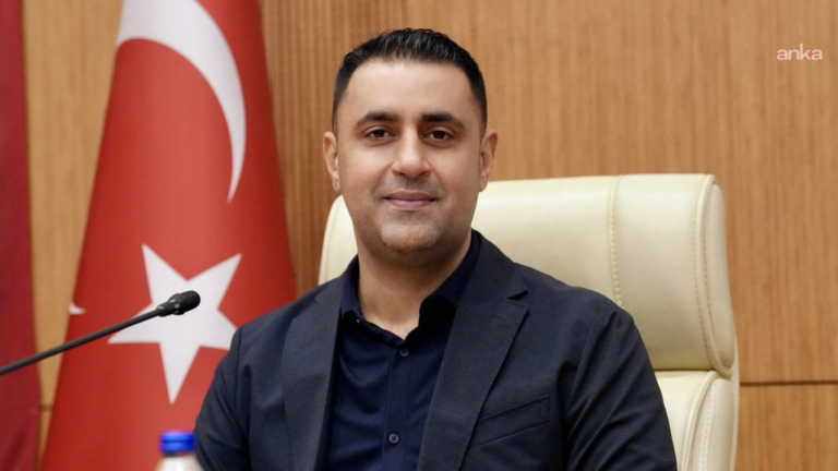 Tutuklanan Çukurova Belediye Başkanı Emrah Kozay görevden uzaklaştırıldı