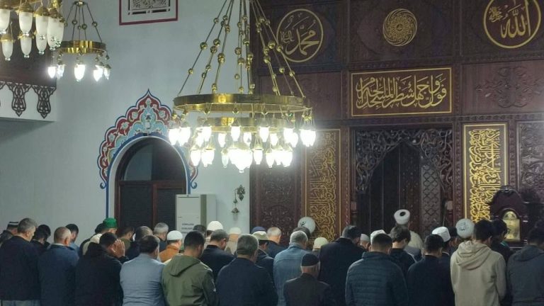 Aydın’da vatandaşlar sabah namazında buluştu