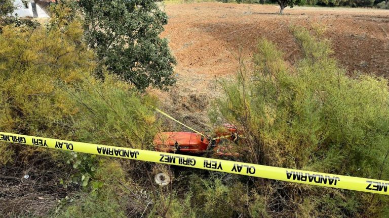 Traktör tarlaya devrildi, 1 kişi hayatını kaybetti