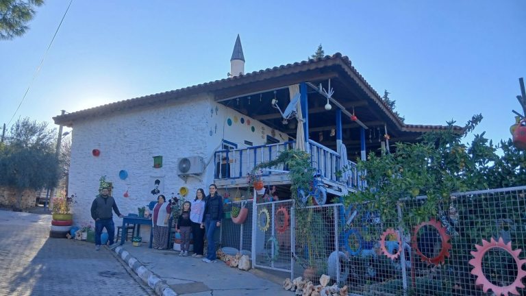 Karacasu'da çocukları telefondan uzaklaştıran renkli dokunuş: 100 yıllık tarihi ev hayat buldu