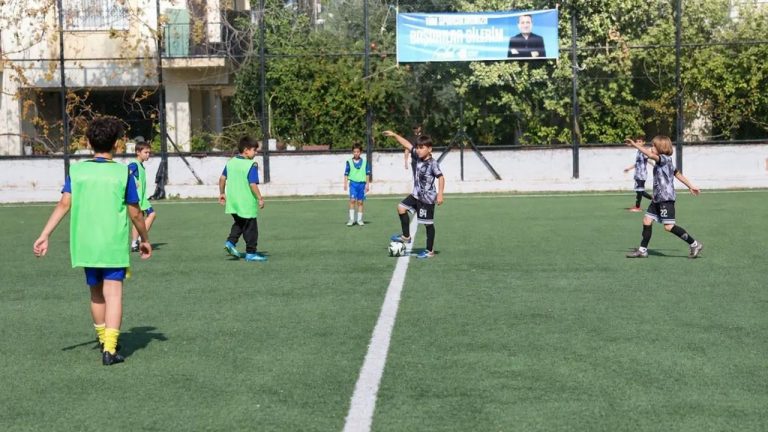 Efeler’de Cumhuriyet Futbol Turnuvası başladı