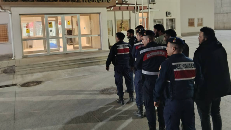 Kuşadası’nda 5  organizatör tutuklandı