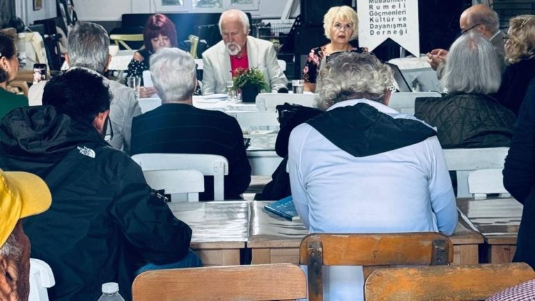 Atilla İlhan ölümünün 21. yıldönümünde Kuşadası'nda anıldı