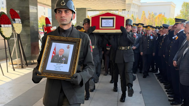 Trafik kazasında şehit olan Albay Gökgöz, son yolculuğuna uğurlandı