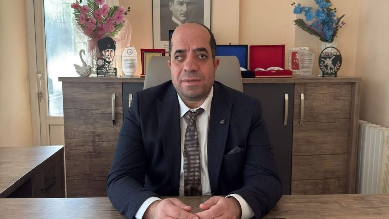 Başkan Özen “Dostlar beni hatırlasın" diyerek Aşık Veysel'i andı