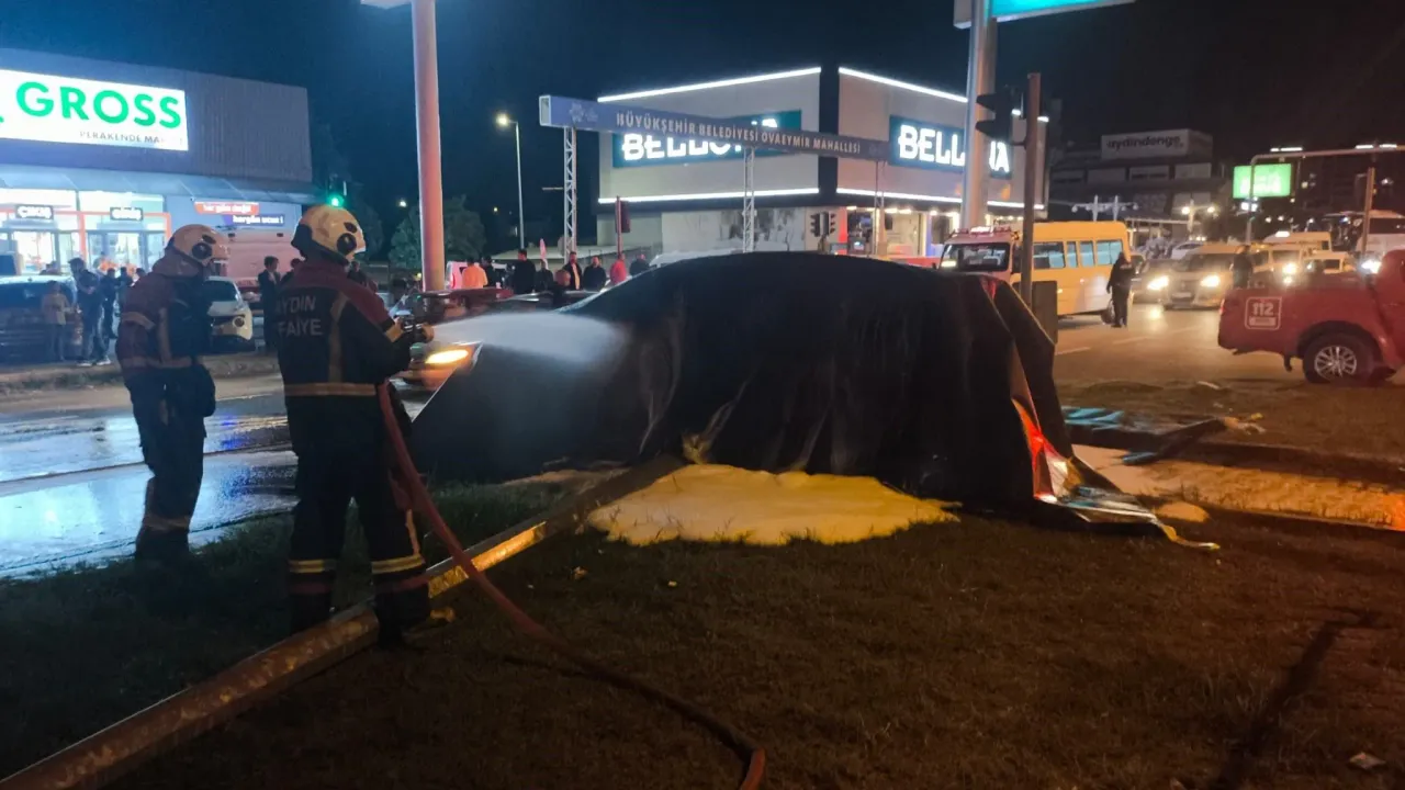 Aydın'da elektrikli otomobil alev aldı