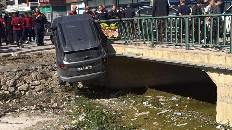 Aracıyla dereye uçtu