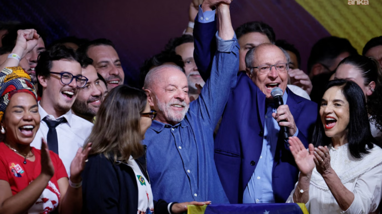 Brezilya'da Lula da Silva dördüncü kez Devlet Başkanı seçildi
