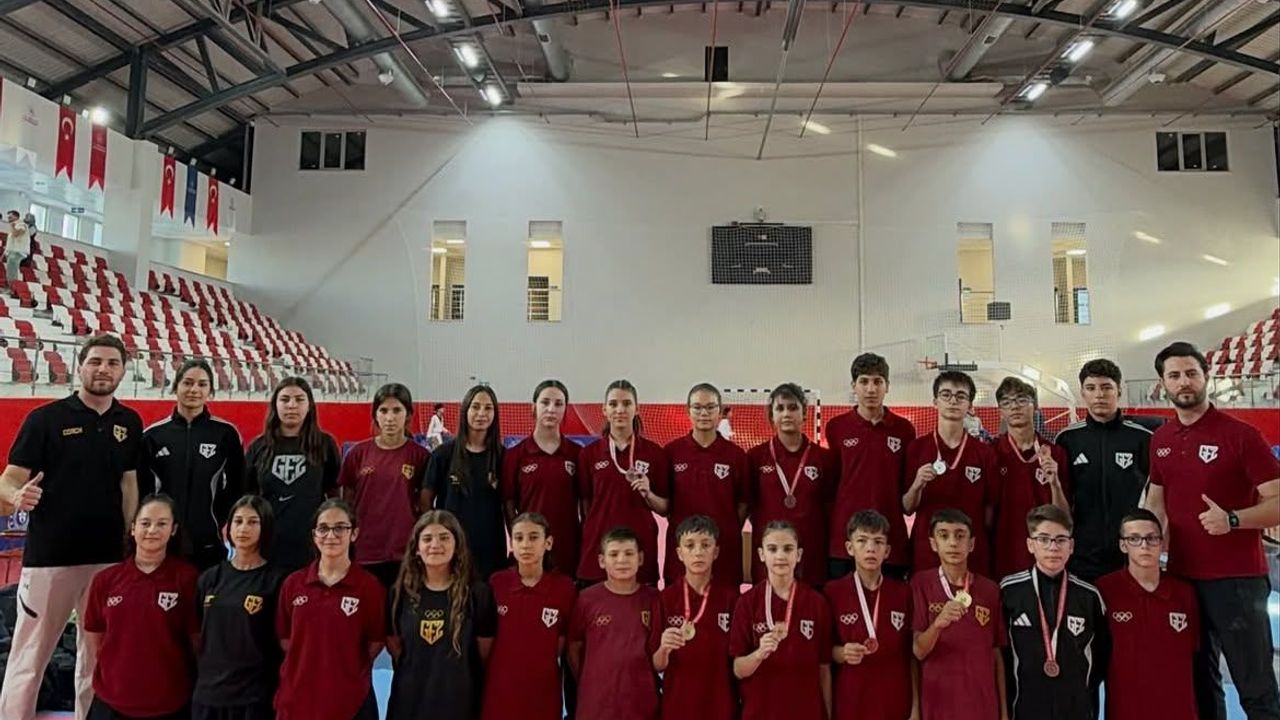 Aydınlı taekwondoculardan büyük başarı! 8 madalyayla şampiyon oldular