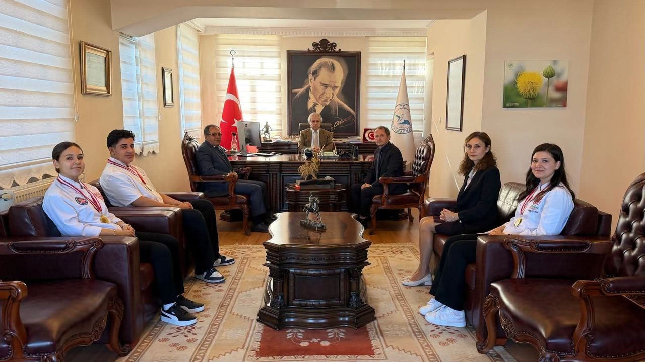 Türkiye şampiyonlarından Kaymakam Keklik'e ziyaret