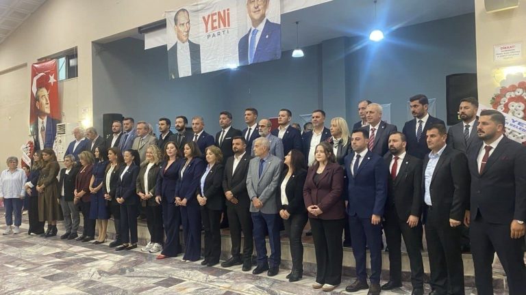 Başkan Demir'in A takımı belli oldu: Yönetimiyle birlik pozu verdi