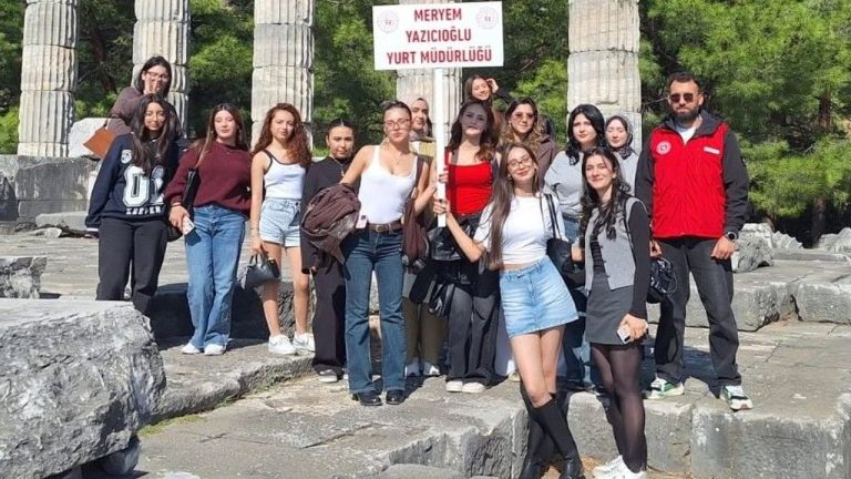 Üniversite öğrencileri tarih ve doğayla buluştu