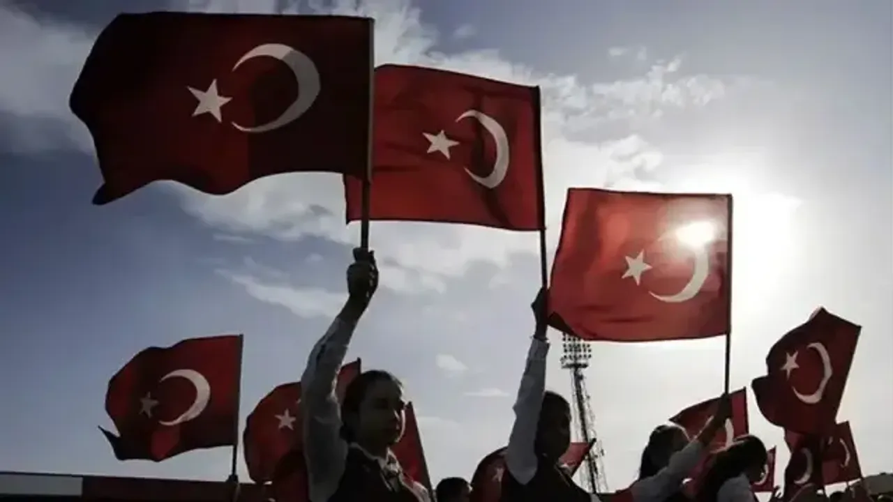 28 Ekim yarım gün mü, öğleden sonra resmi tatil mi? 29 Ekim okullar tatil mi?