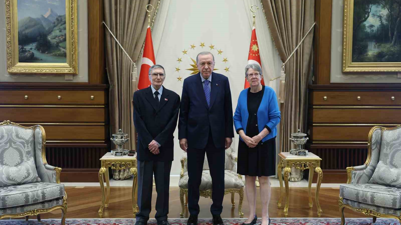 Cumhurbaşkanı Erdoğan, Aziz Sancar ve eşini kabul etti