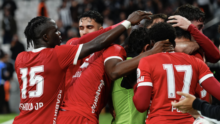 Beşiktaş, Başakşehir'i 2-0 mağlup etti