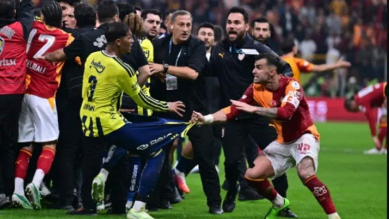 Archie Brown Neden Kırmızı Kart Gördü? Fenerbahçeli Futbolcu Lig Maçında Cezalı mı? Kaç Maç Ceza Alacak?