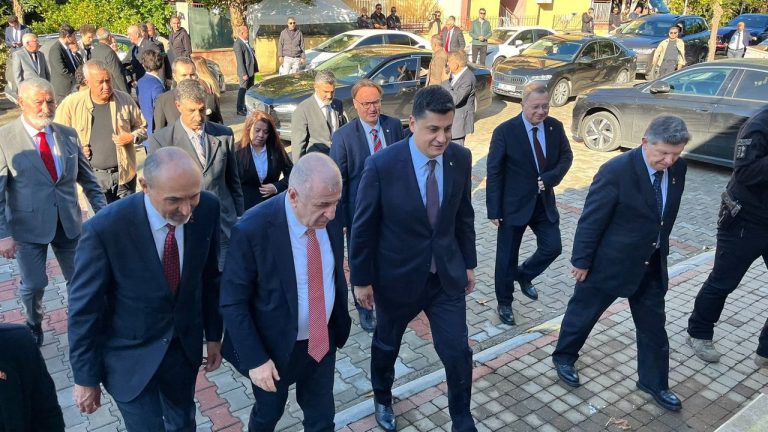 Zafer Partisi Lideri Özdağ AYSO’da ekonomiyi değerlendirdi: "Aydın'ın durumu beni şaşırttı!"