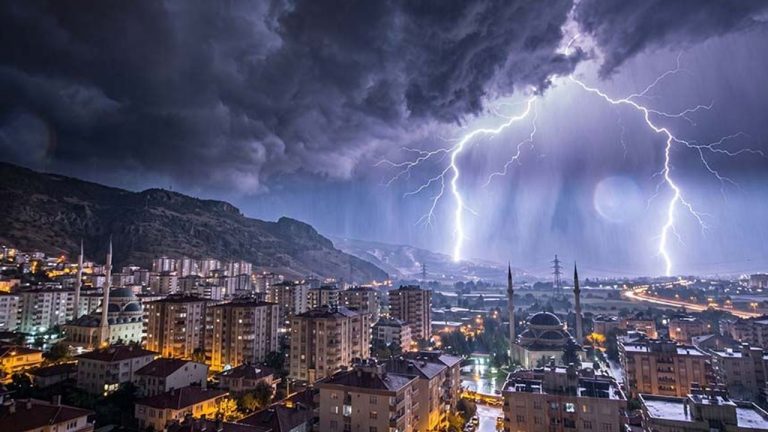 Aydın’a sağanak ve gökgürültüsü geliyor