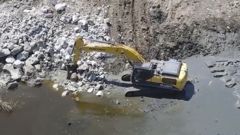Söke Ovası'nda 440 milyon liralık mesai: Regülatör inşaatında ekipler gece gündüz çalışıyor