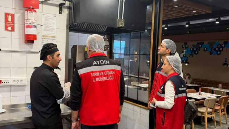 Aydın'da AVM ve otogarda gıda denetimi