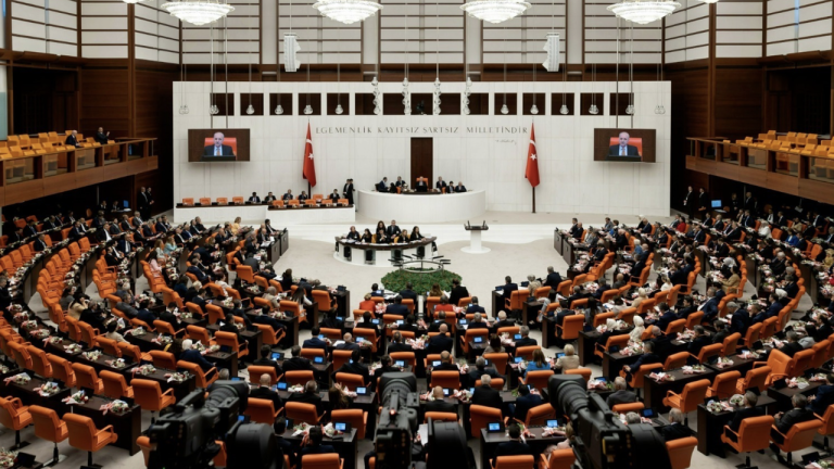 Emekliye yaşa göre zam gündemde!