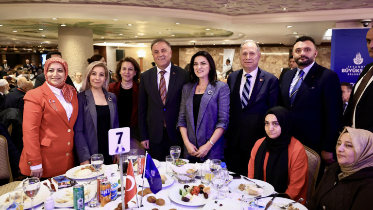 İBB Başkanvekili Nuri Aslan, Cumhuriyetin 103. yılında şehit yakınları ve gazilerle buluştu