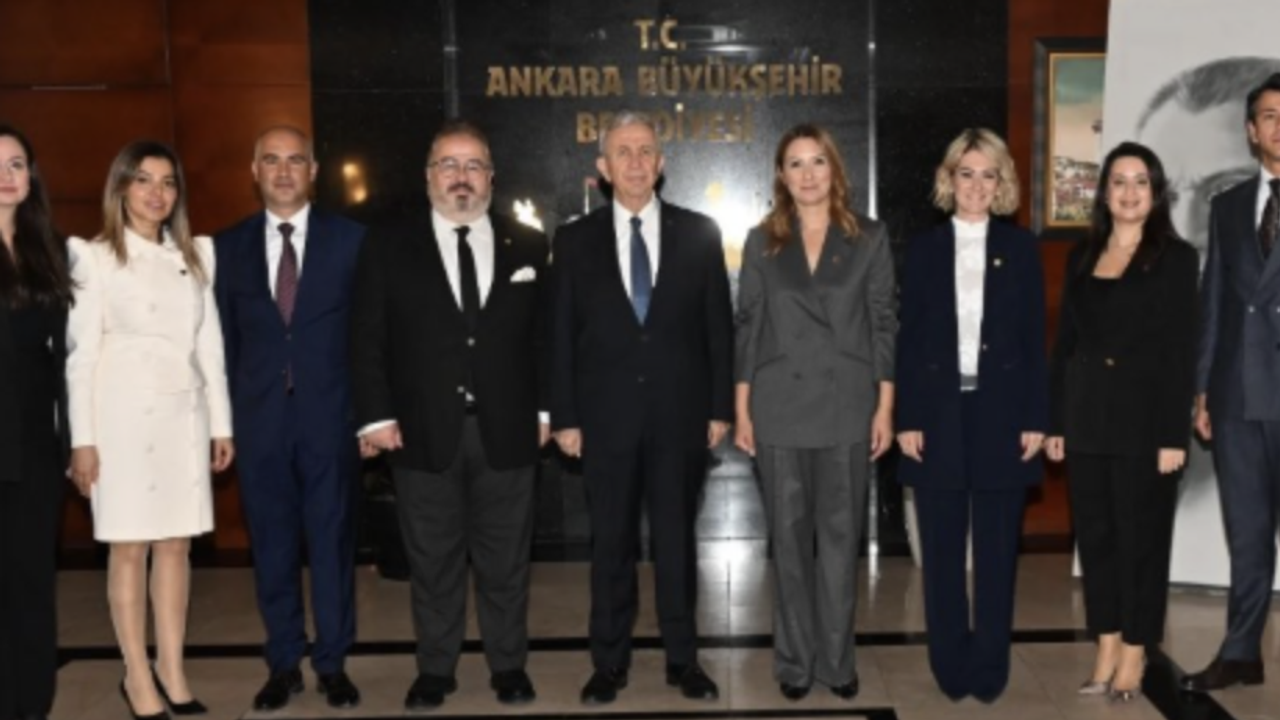 Ankara Barosu Başkanı ve Yönetim Kurulu üyeleri Mansur Yavaş'ı ziyaret etti