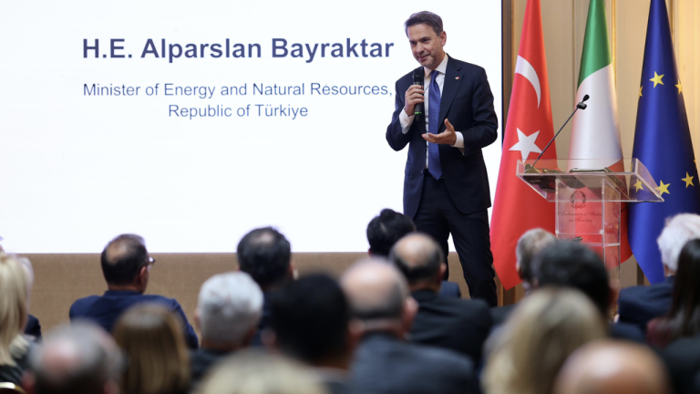 Enerji Bakanı Bayraktar, İtalya Türkiye Enerji Ortaklığı Etkinliği'ne katıldı