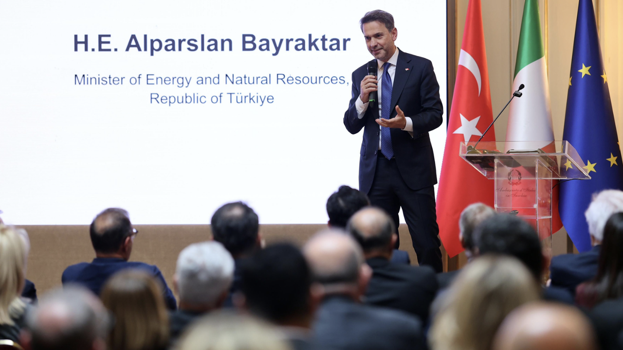 Enerji Bakanı Bayraktar, İtalya Türkiye Enerji Ortaklığı Etkinliği'ne katıldı