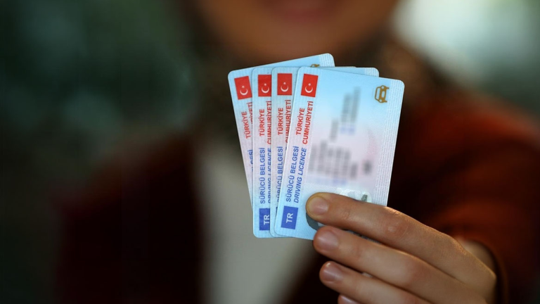 Ehliyetinde bu kod bulunanlar dikkat! Sağlık kontrolü gerekebilir