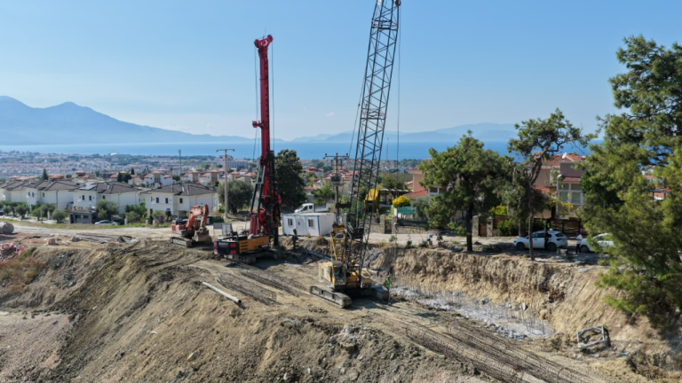 Başkan Çerçioğlu'ndan Kuşadası'nda yol yenileme ve güçlendirme çalışması