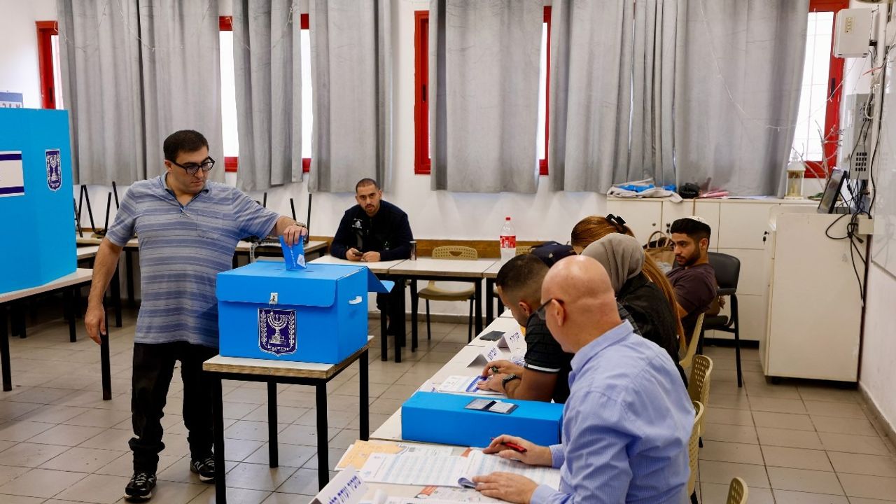 İsrail'deki seçimlerde Katil Netanyahu'yu şoka uğratan sonuç! Filistinli partiler kilit konumda