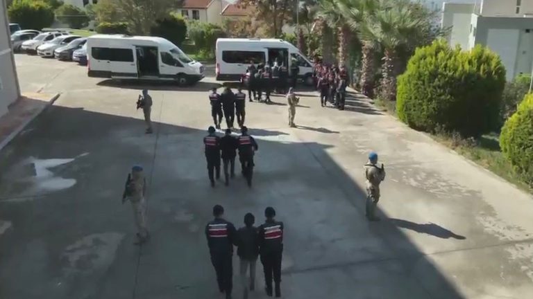 Kuşadası’nda narkotik operasyonu: 45 şüpheli gözaltına alındı