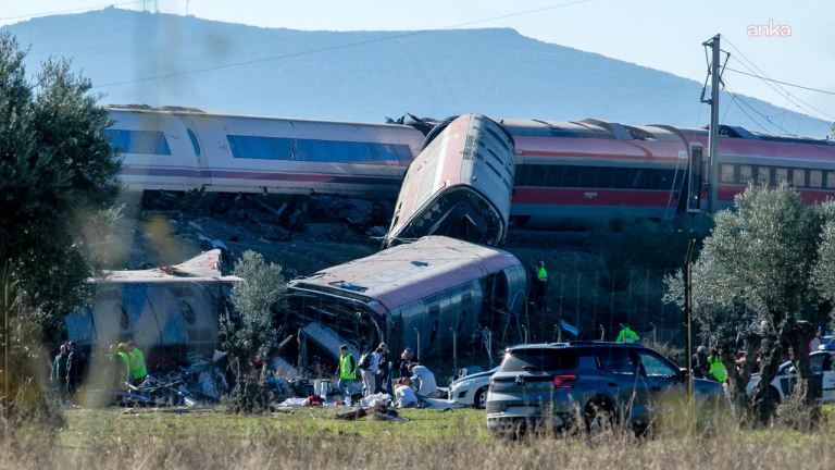İspanya'daki tren kazasında can kaybı 64'e yükseldi
