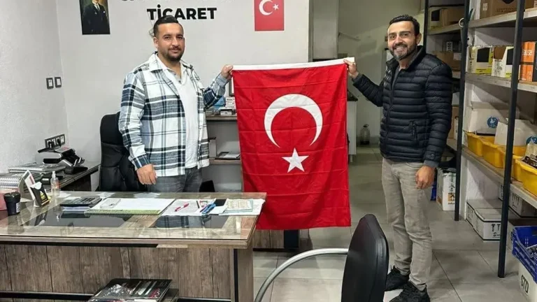 Diidm Ak Parti'den esnafa anlamlı ziyaret