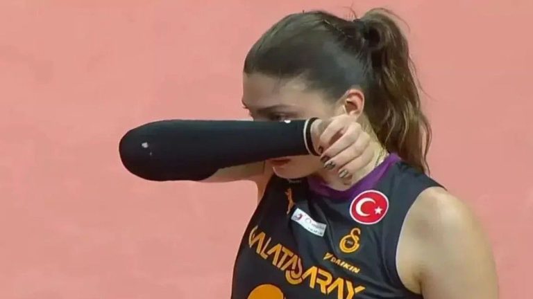 Kaptan İlkin Aydın Acı İçinde Yerde Kaldı! Ağlayarak Oyuna Devam Ettiği O Anlar Gündem Oldu