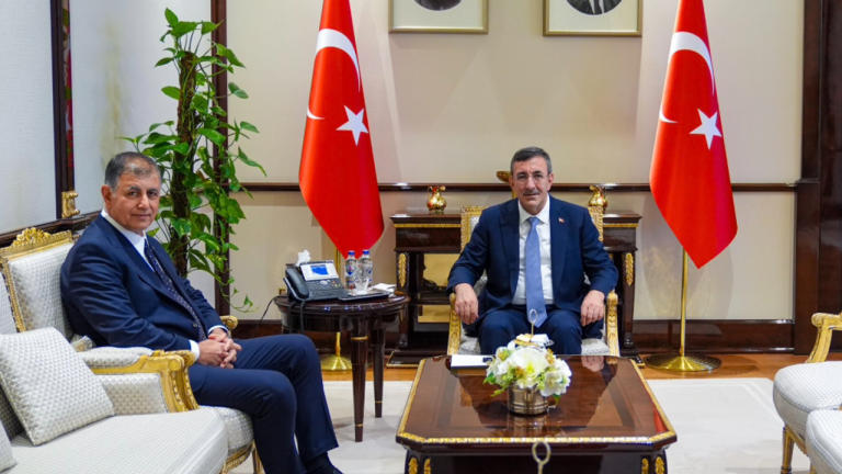 Cumhurbaşkanı Yardımcısı Yılmaz, İzmir Büyükşehir Belediye Başkanı Tugay'ı kabul etti