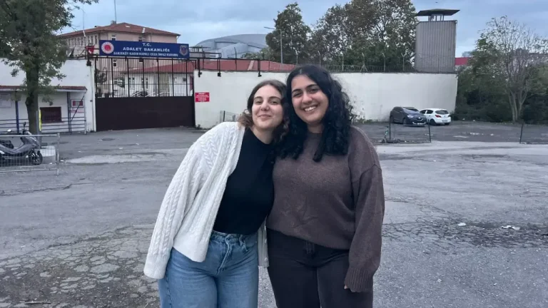 Tutuklanan iki öğrenci tahliye edildi