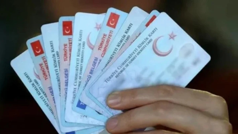 Türkiye'de dijital kimlik dönemi başlıyor! 2027 için ilk adım atıldı