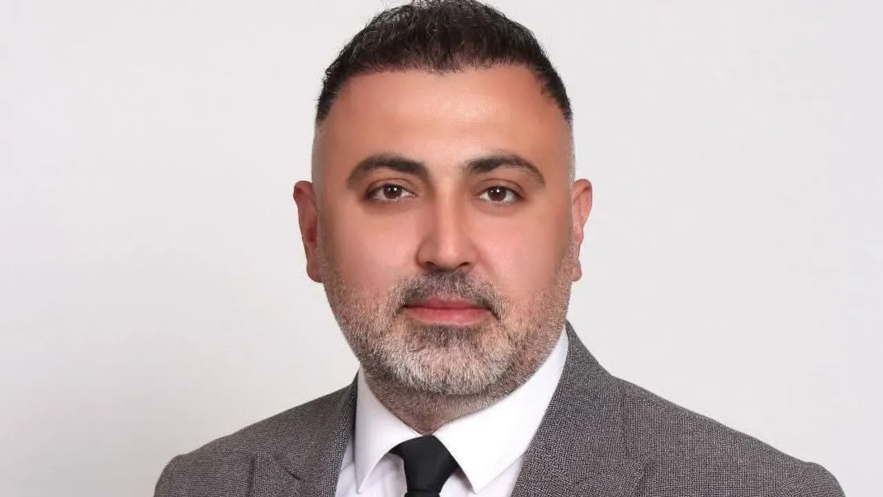 Başkan Avşar’dan esnafa bayrak çağrısı