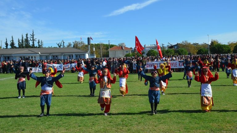 Didim’de 29 Ekim Cumhuriyet bayramı stadyumda kutlandı