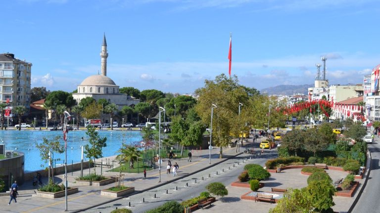 Aydın havası şaşırttı! MGM’nin yağış uyarısı havada kaldı