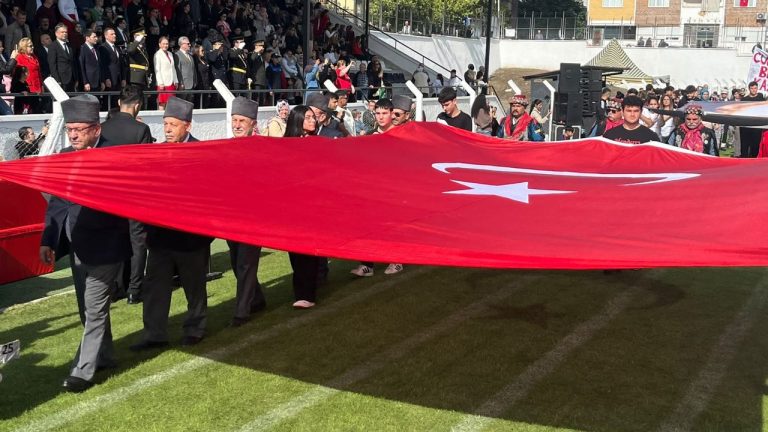 Nazilli’de Cumhuriyet Bayramı coşkusu yaşanıyor! 103 kişilik ekipten unutulmaz gösteri
