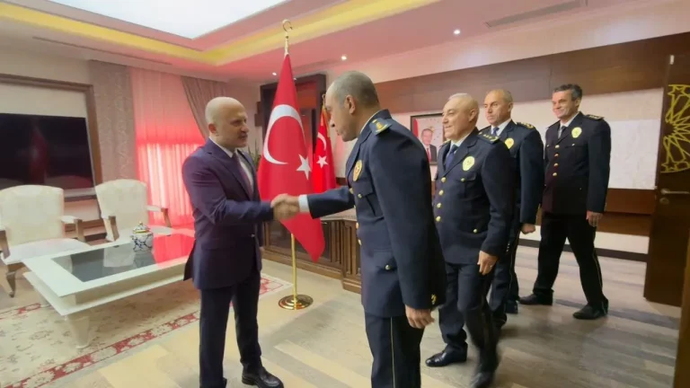 Aydın protokolü Valilikte bayramlaştı